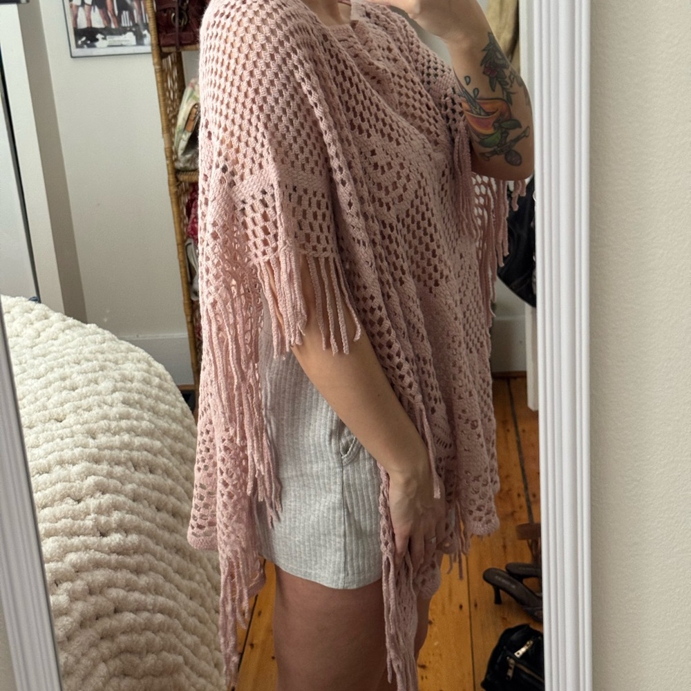 Cejon Light Pink Crochet Poncho - Picture 6 of 6
